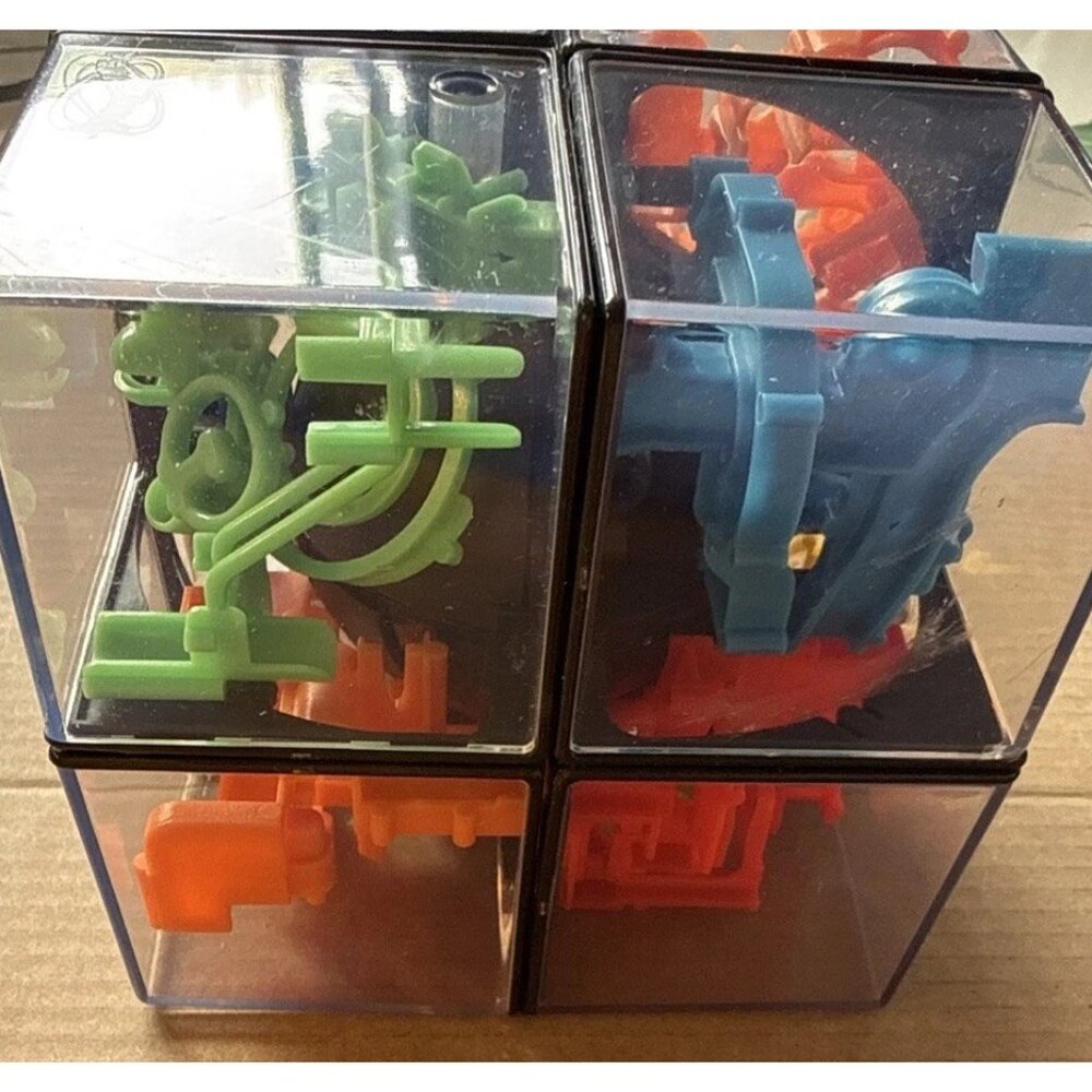 Rubik’s Perplexus Fusion 2x2 Challenging Puzzle Maze Ball Skill Game Cube - Picture 7 of 9